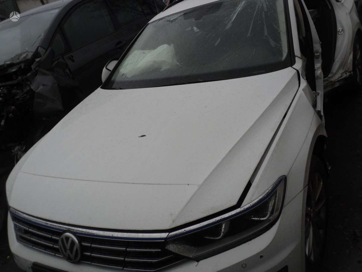 Volkswagen Passat for parts