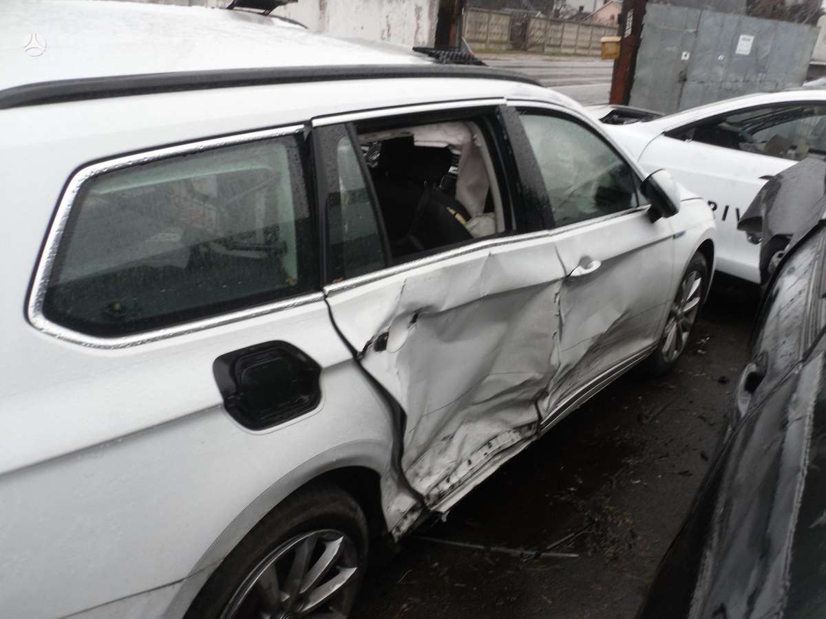 Volkswagen Passat for parts