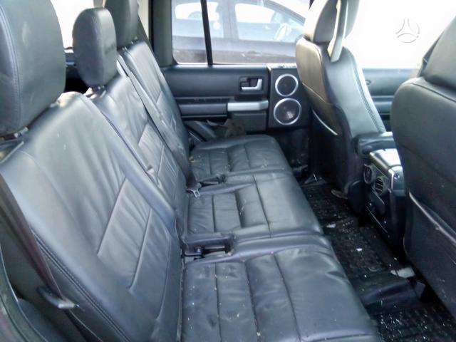Land Rover Discovery dalimis. Oda kablys