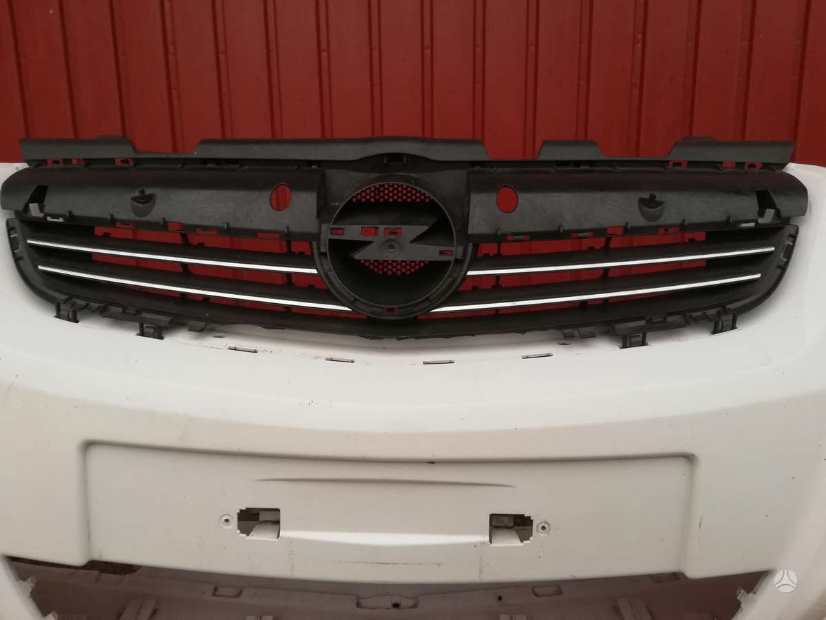 Opel Zafira Pr kapotas sparnai mėlyni ir sidabriniai žibintai pr papras