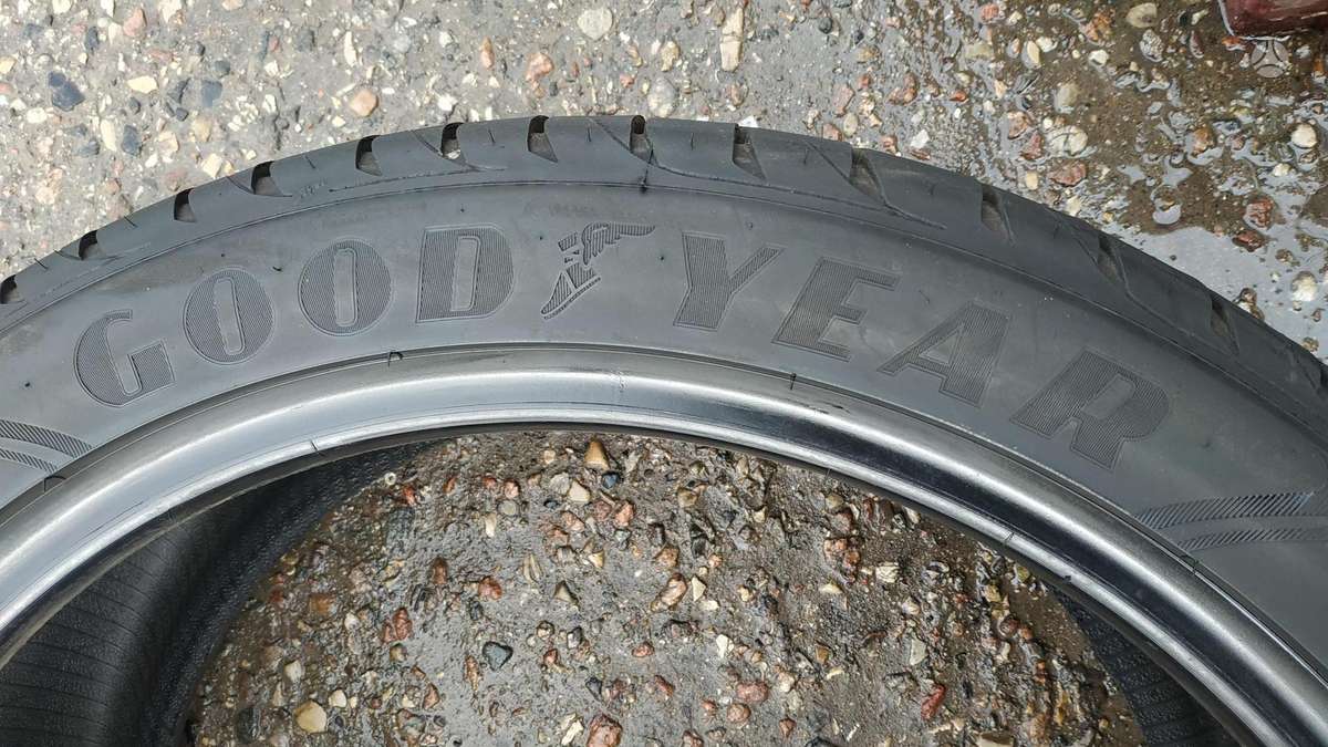Goodyear, summer 255/40 R20