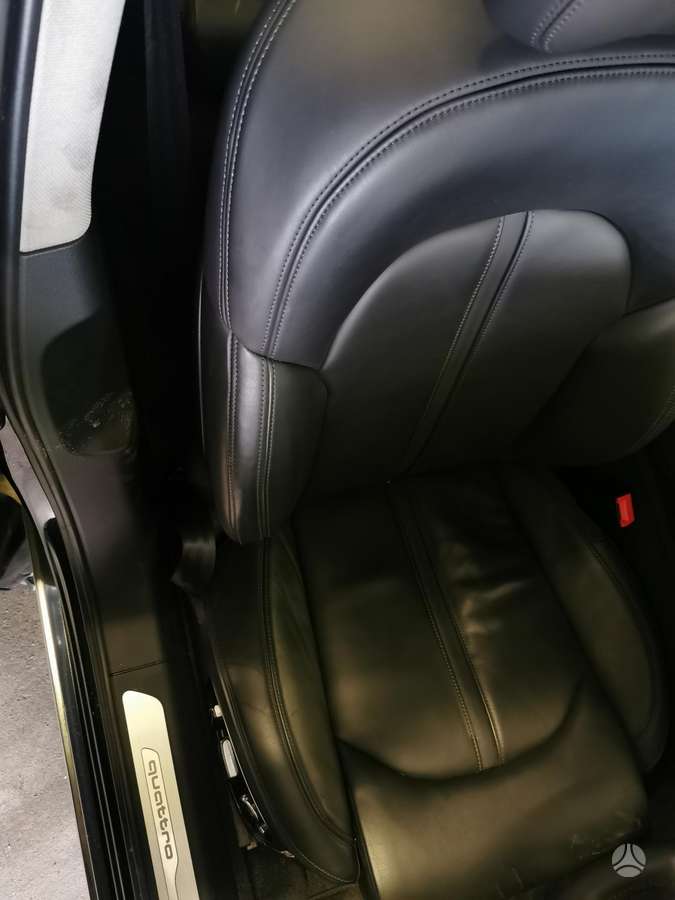 Audi A8 dalimis