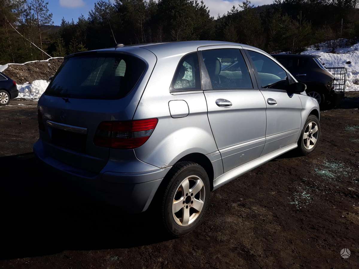 Mercedes-Benz B170