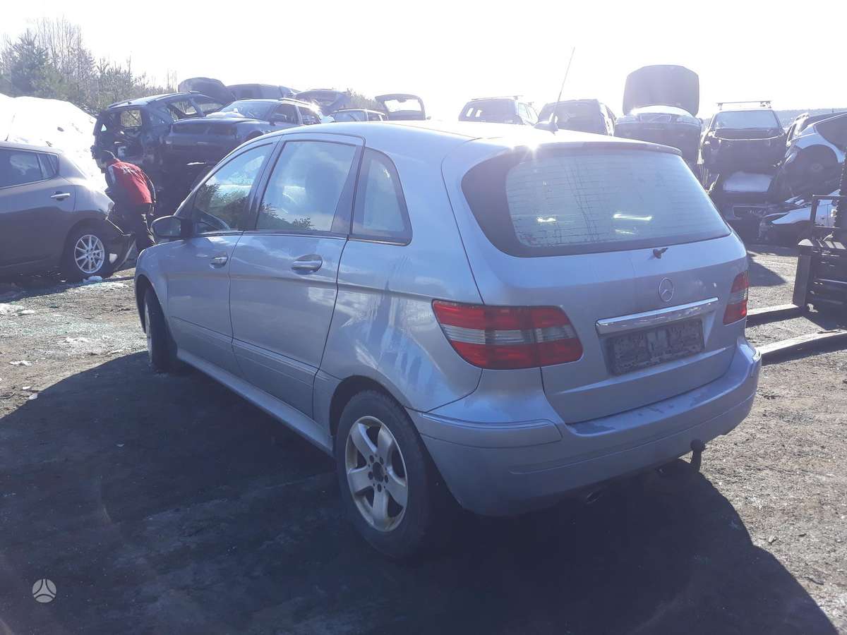Mercedes-Benz B170