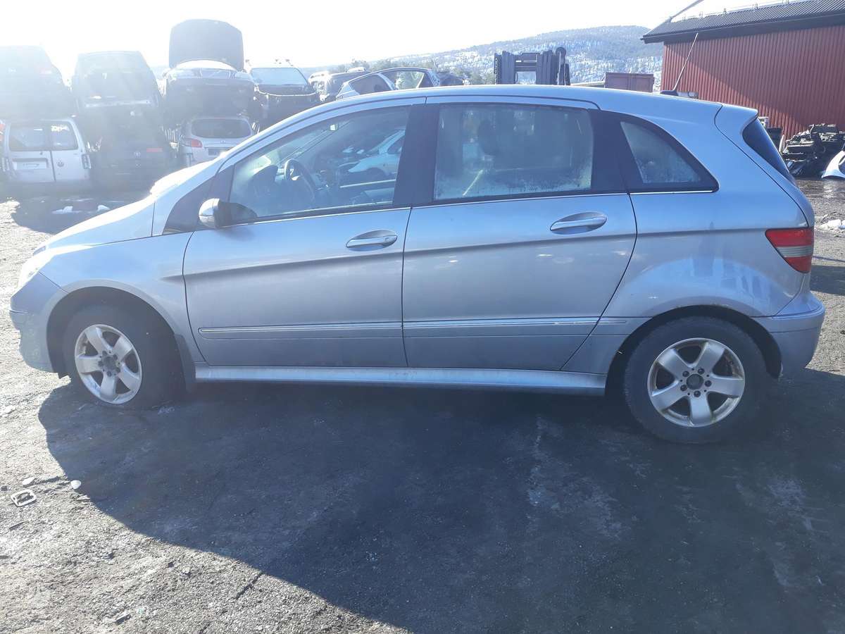 Mercedes-Benz B170