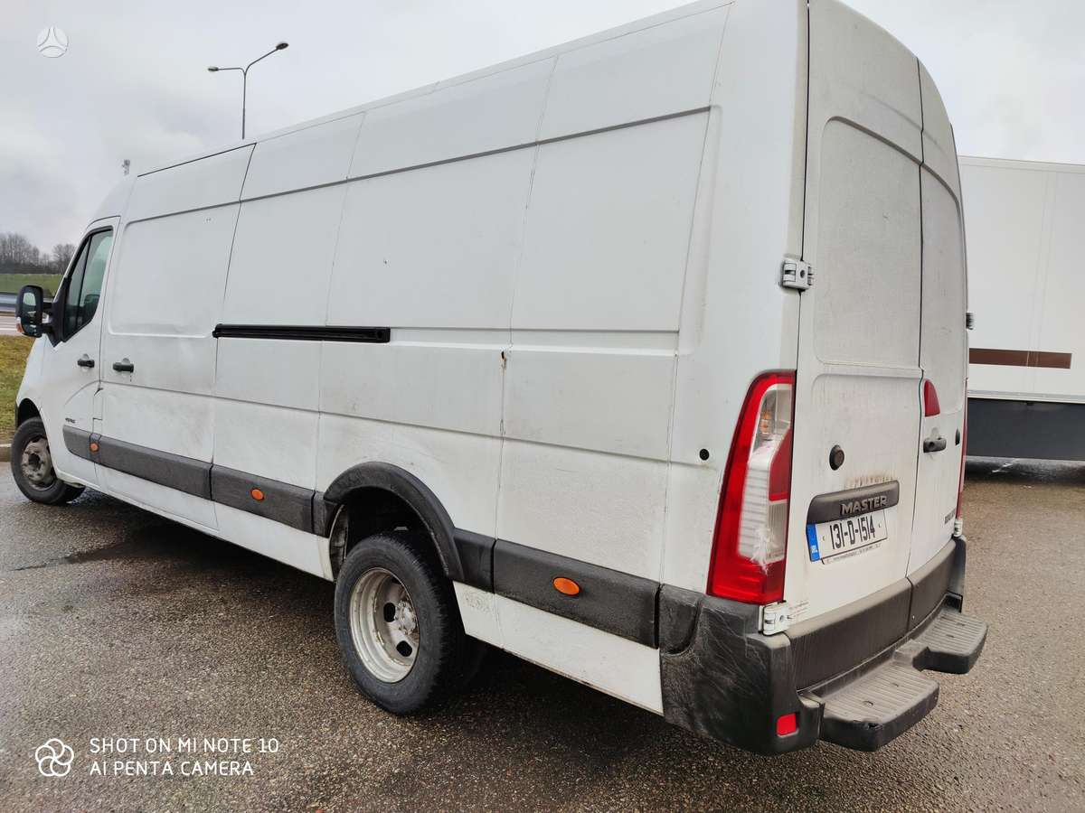 Renault Master, preču