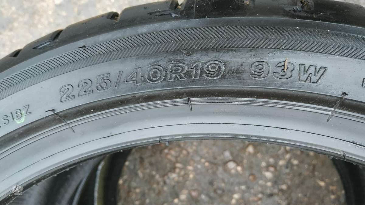 Bridgestone, летние 225/40 R19