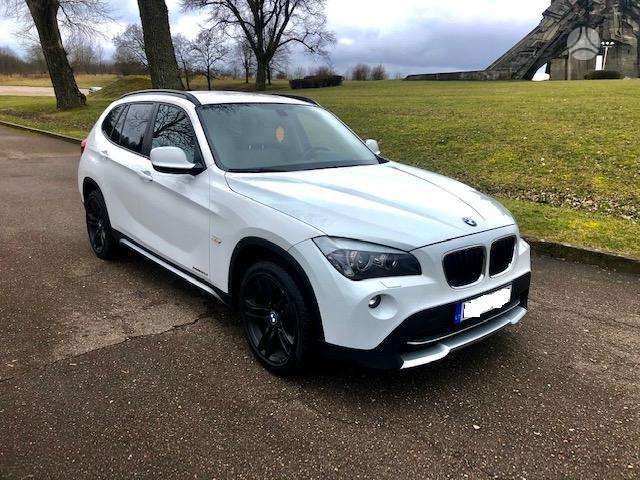 BMW X1, 2.0 l., off-road / crossover