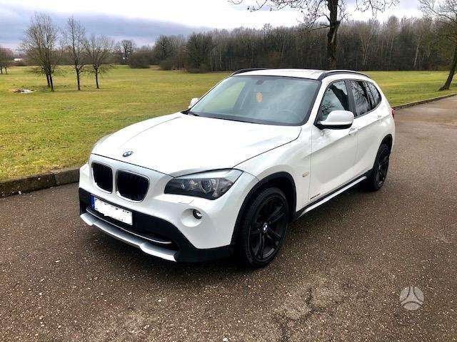 BMW X1, 2.0 l., off-road / crossover