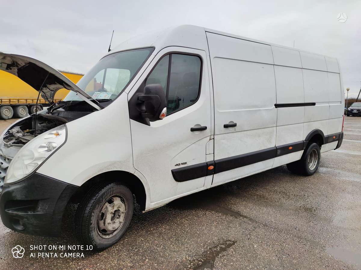 Renault Master, preču