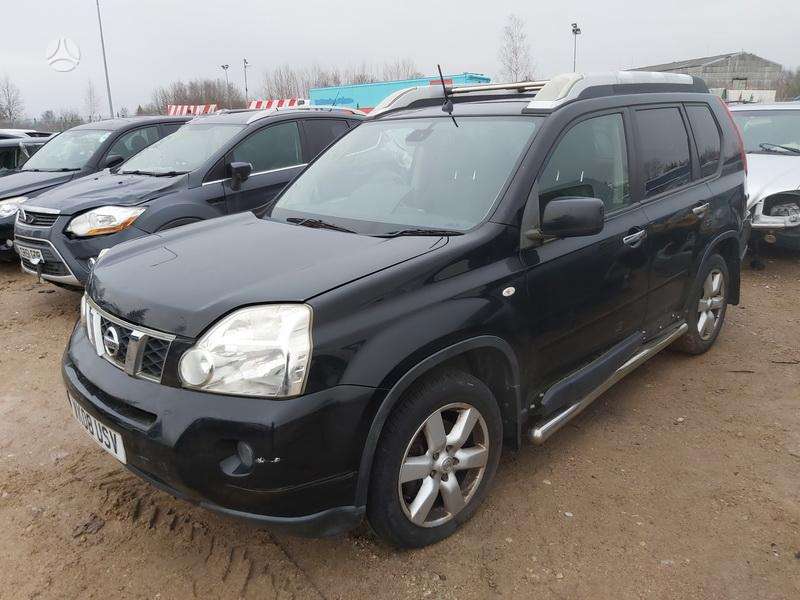 Nissan X-Trail по частям. Automobilis ardomas dalimis запасные части автомобил