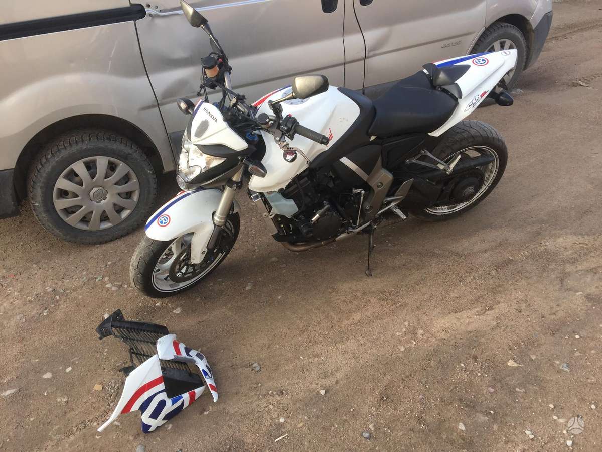 Honda CB, street / classic
