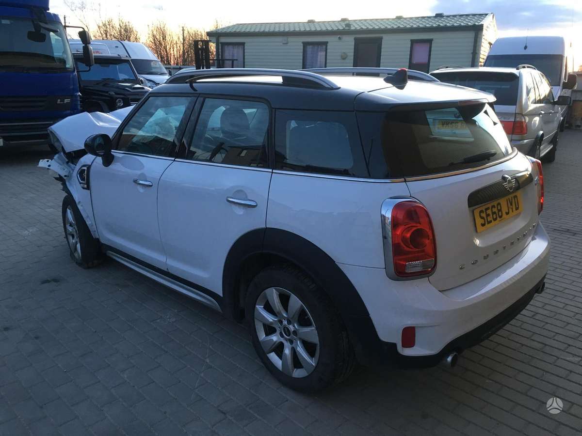 Mini Countryman rezerves daļās. Dalimis