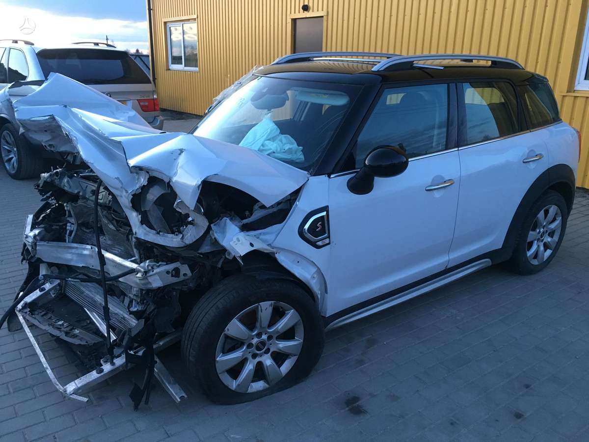 Mini Countryman rezerves daļās. Dalimis
