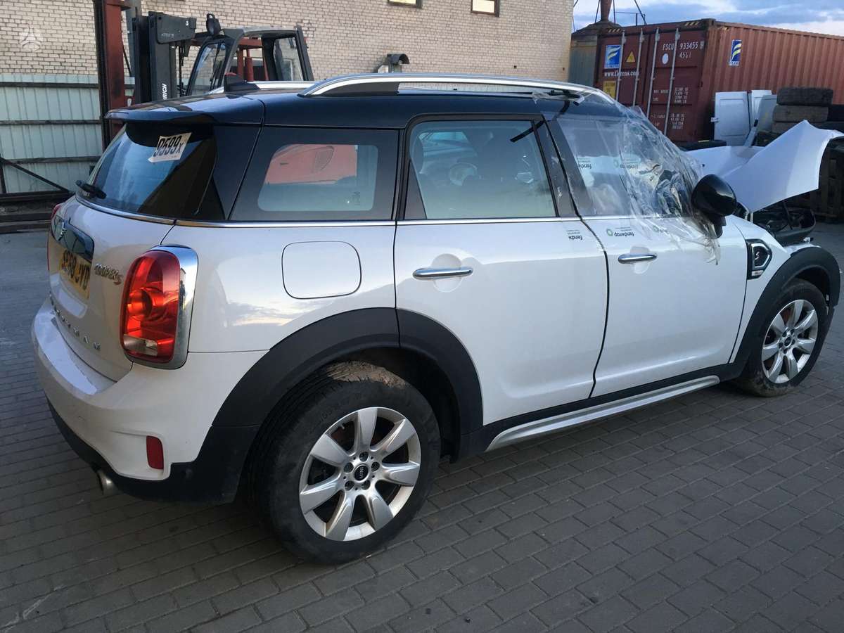 Mini Countryman rezerves daļās. Dalimis