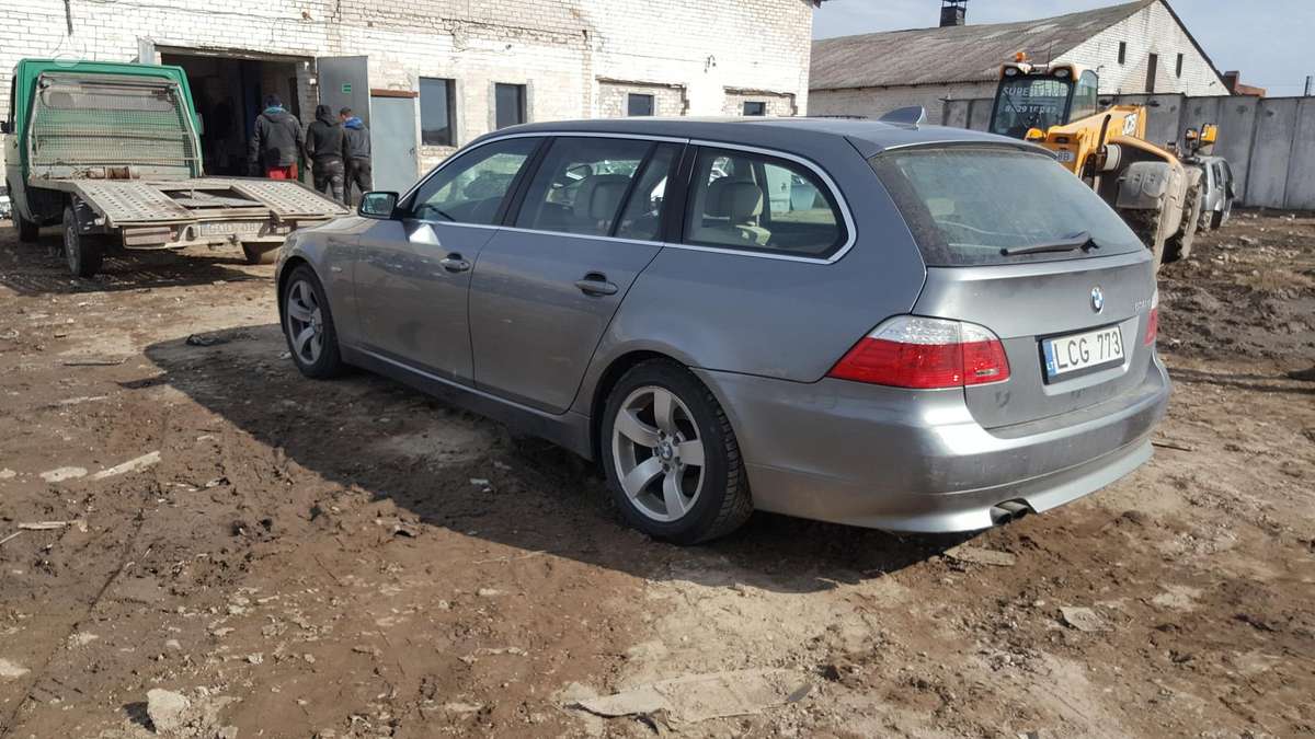 BMW 530