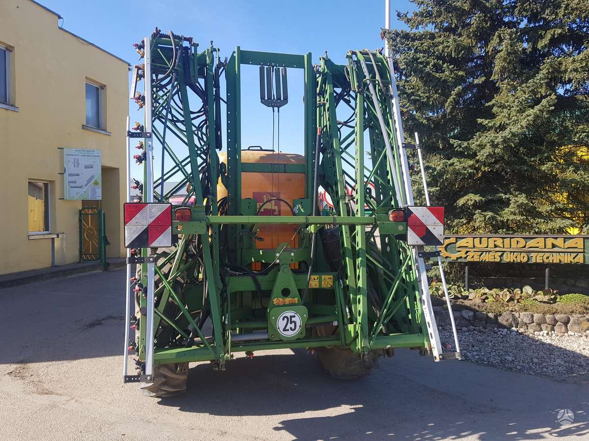 Amazone UG 3000, sprayers