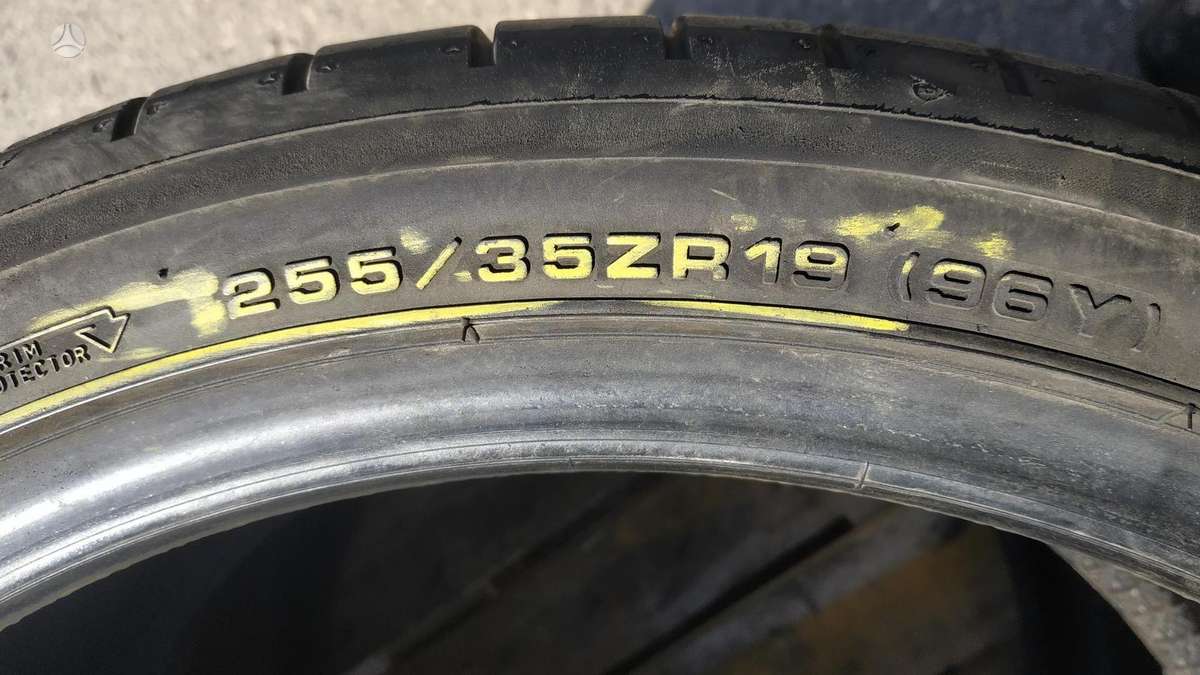 Dunlop, vasarinės 255/35 R19