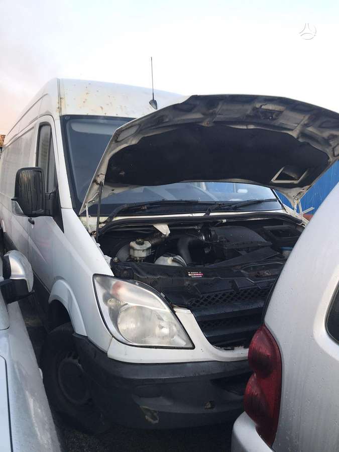 Mercedes-Benz Sprinter, preču