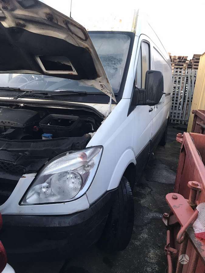 Mercedes-Benz Sprinter, cargo vans