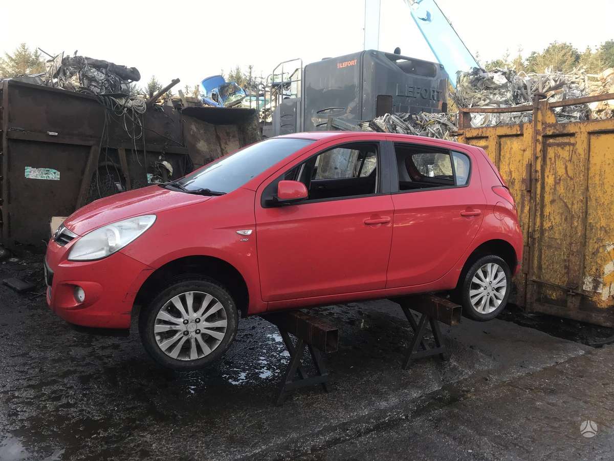 Hyundai i20 for parts