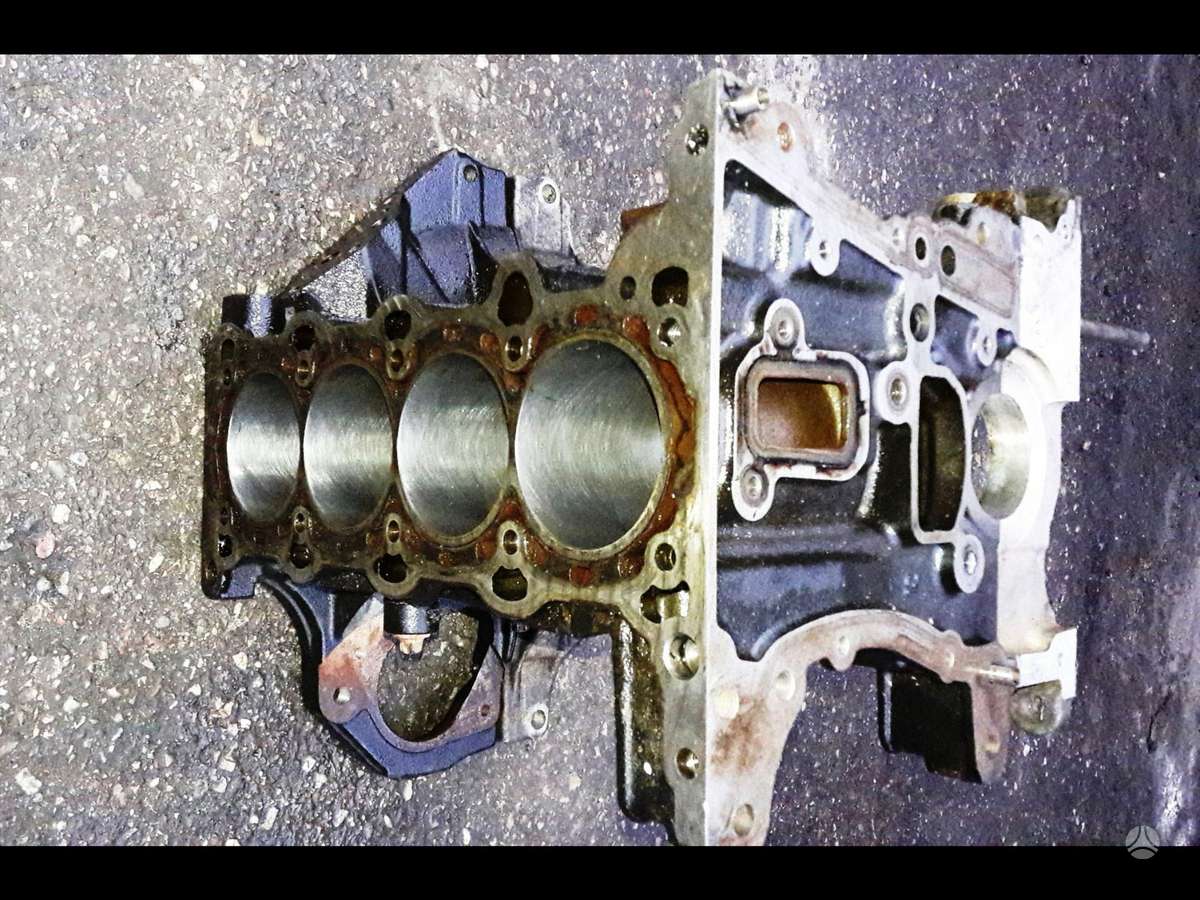 Opel Astra engine block, cylinder head
