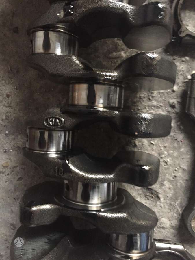 Kia Sportage crankshaft, pistons