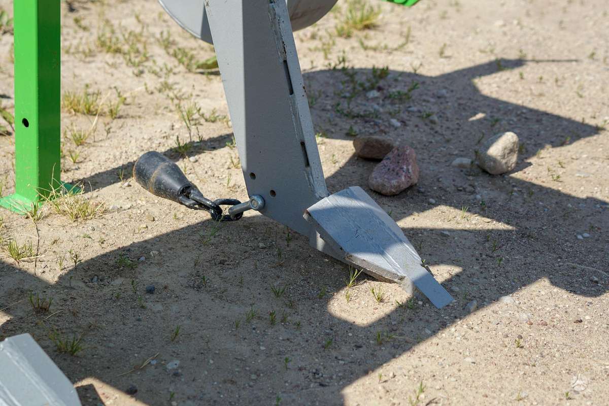 Bomet Giluminis purentuvas, žemės dirbimo / ruošimo technika