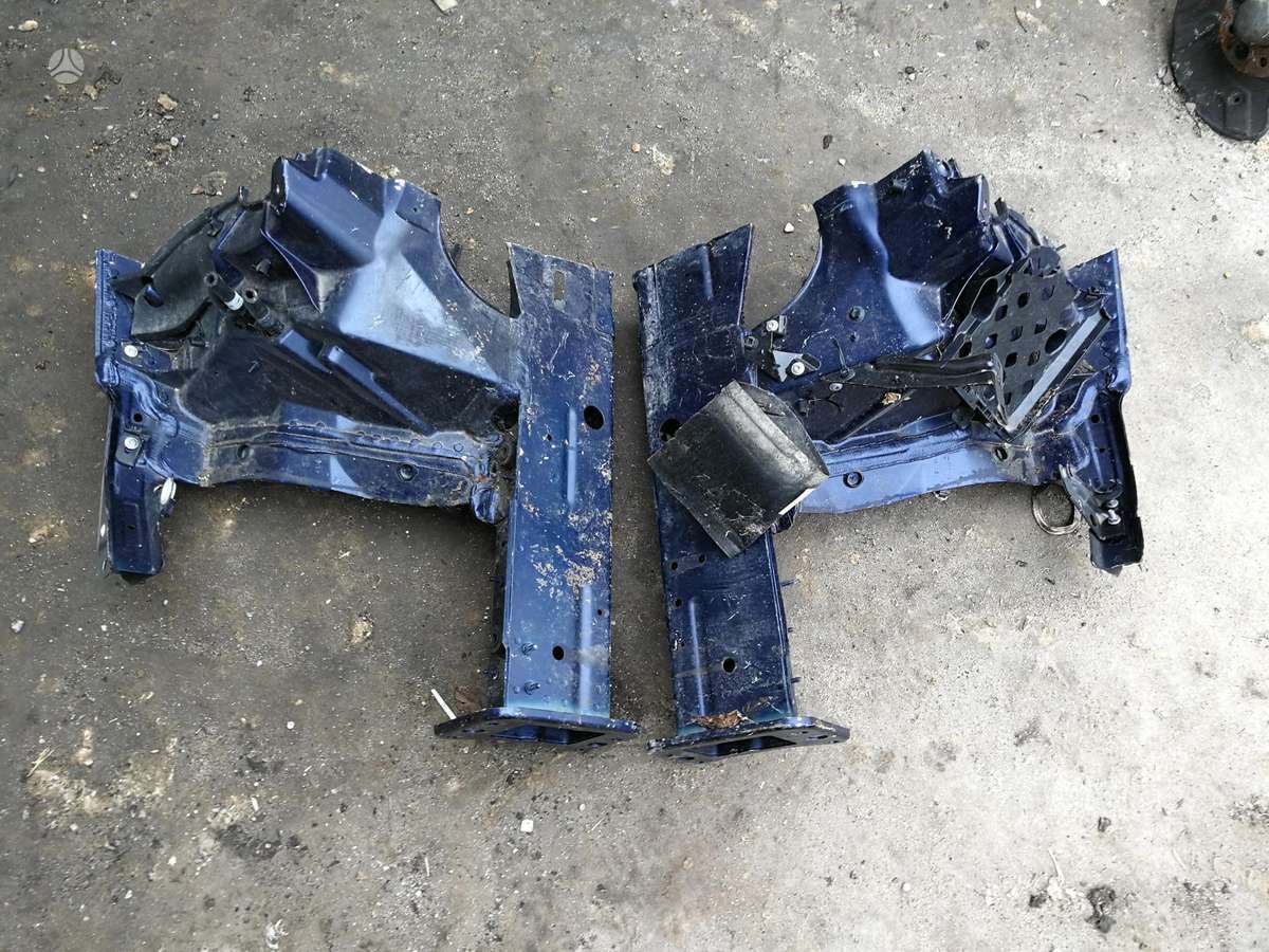 Audi Q5 frame rails (fornt, rear)