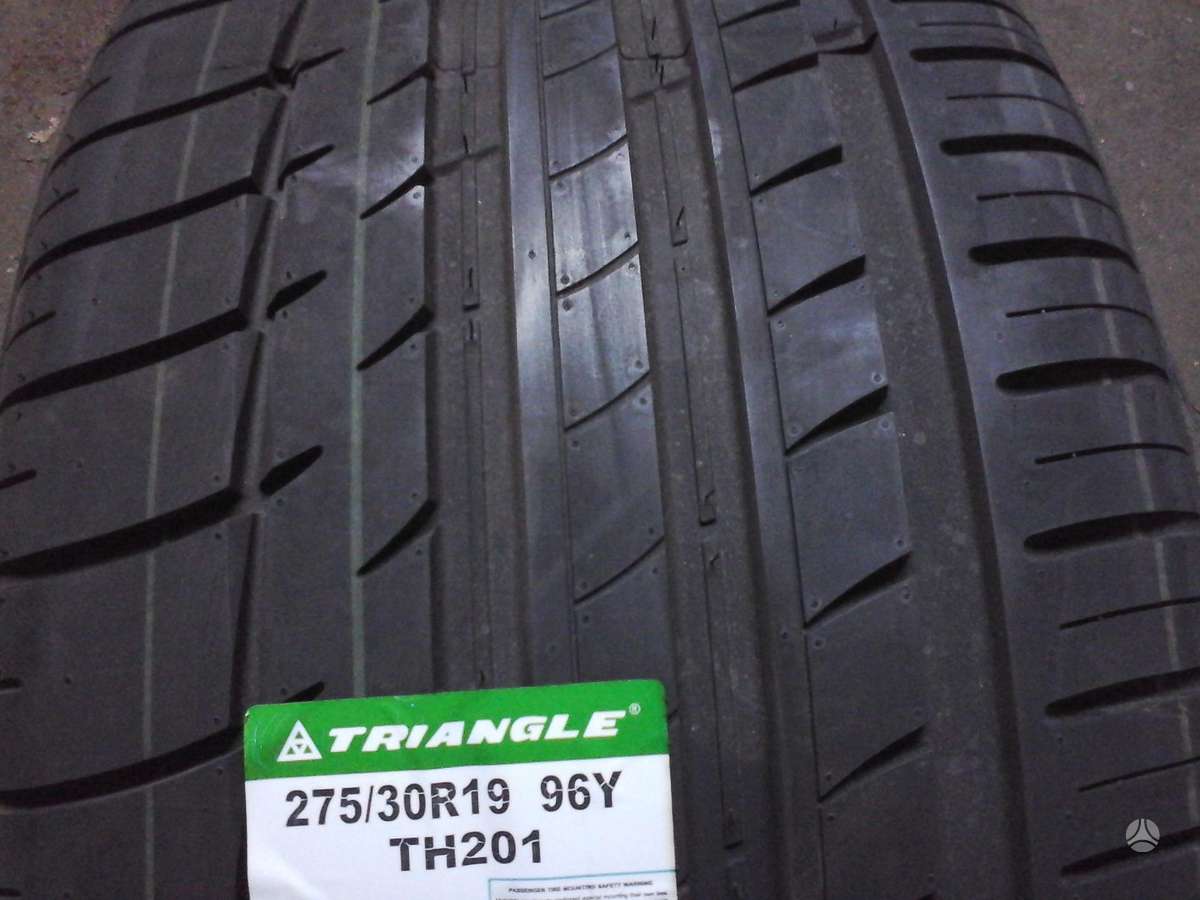 -Kita-, vasarinės 245/35 R19