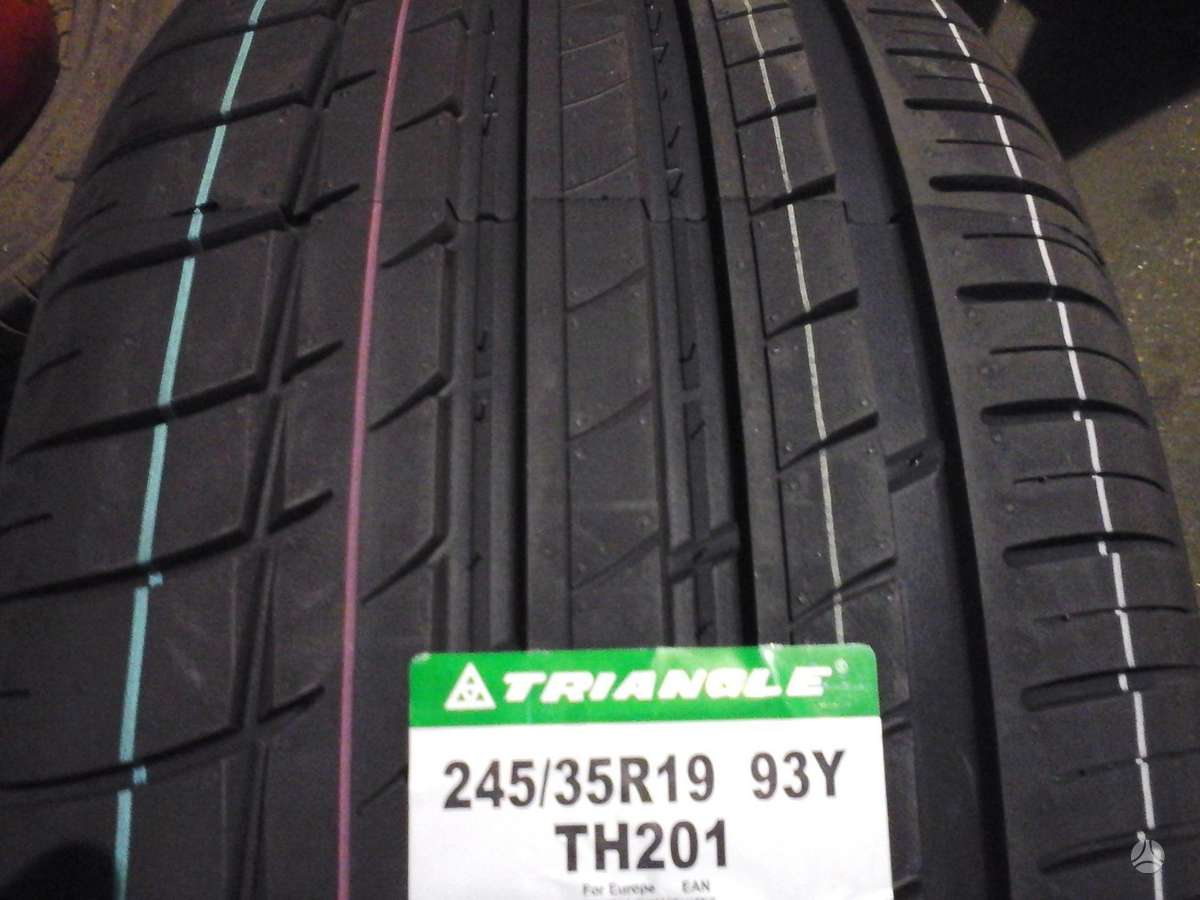 -Kita-, summer 245/35 R19