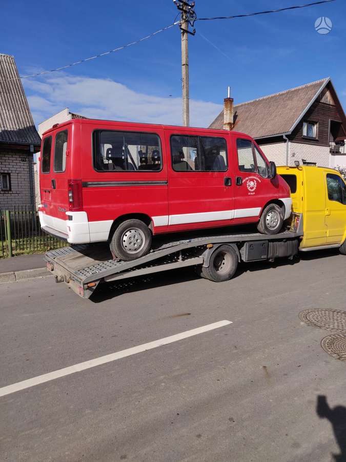 Technine pagalba kelyje. Traliukas Kaune