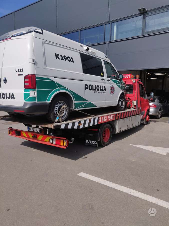 Technine pagalba kelyje. Traliukas Kaune