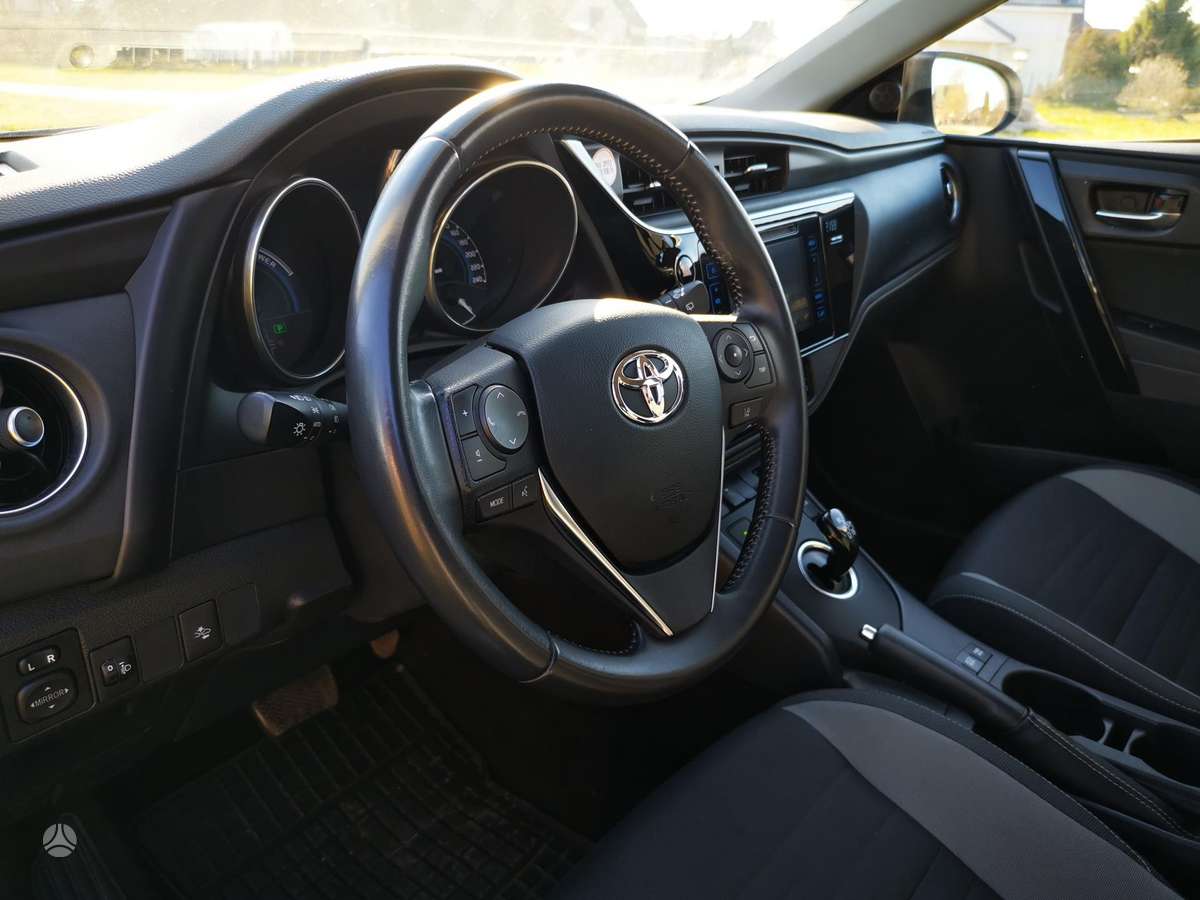 Toyota Auris, 1.8 l., Хэтчбек
