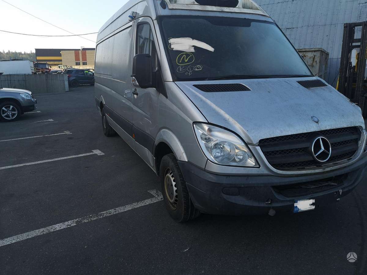 Mercedes-Benz Sprinter, preču