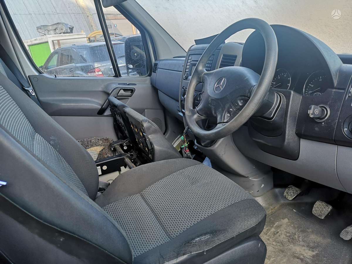 Mercedes-Benz Sprinter, preču