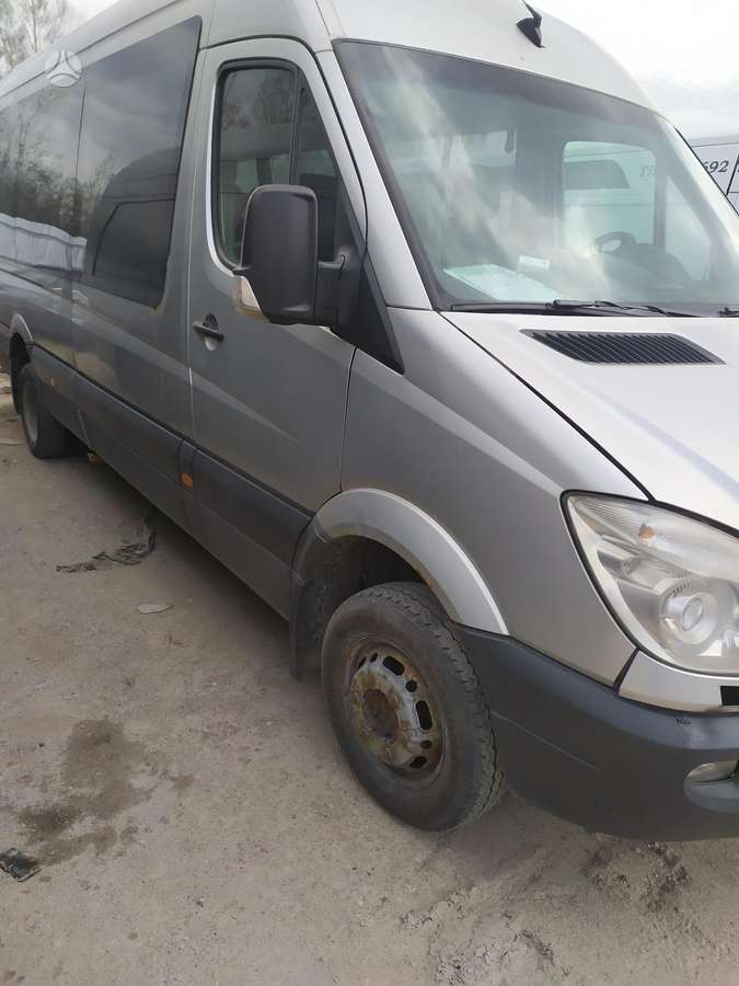Mercedes-Benz Sprinter, passenger vans