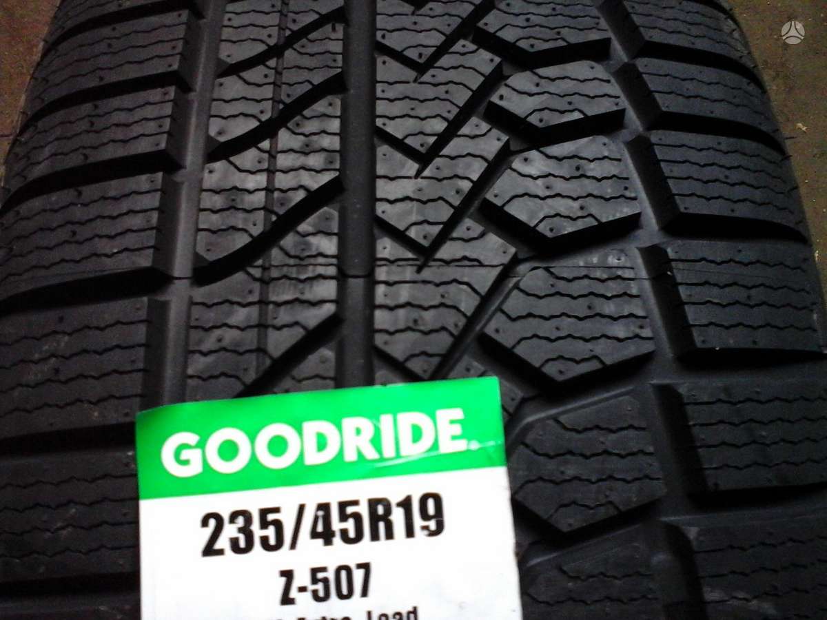 Pirelli VasarinesUniversaliosZiemines, summer 235/45 R19