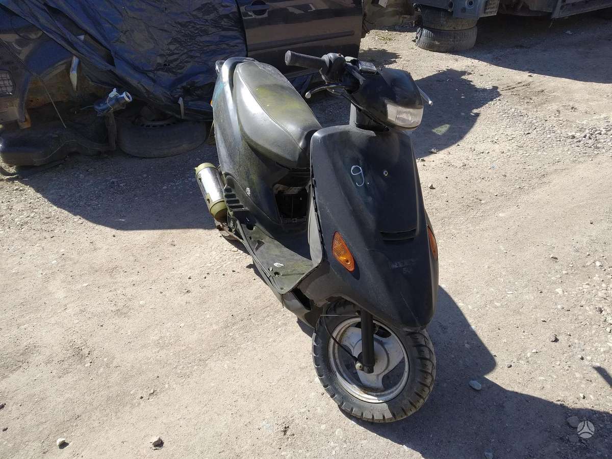 Honda Lead, scooters / mopeds