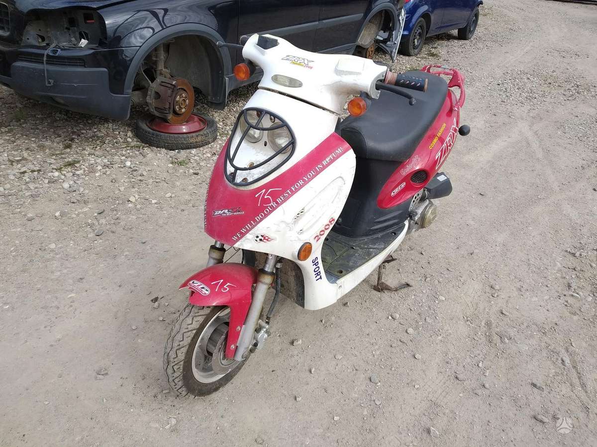Honda Lead, scooters / mopeds