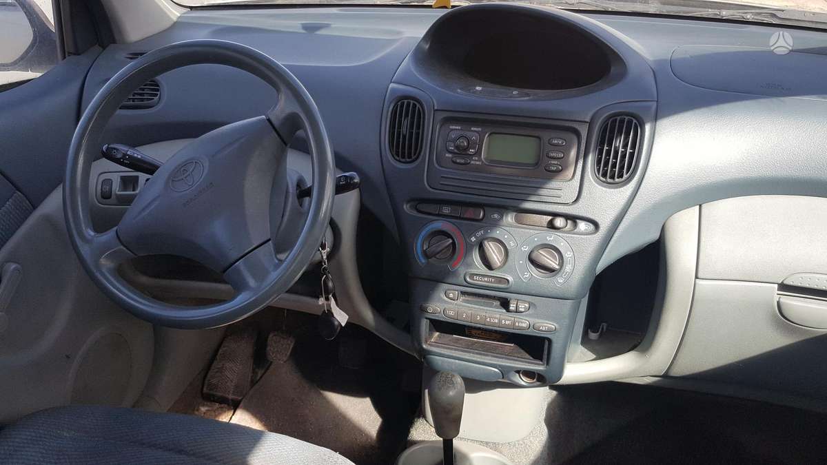 Toyota Yaris Verso