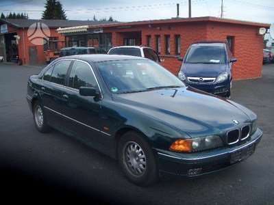 BMW 525 dalimis