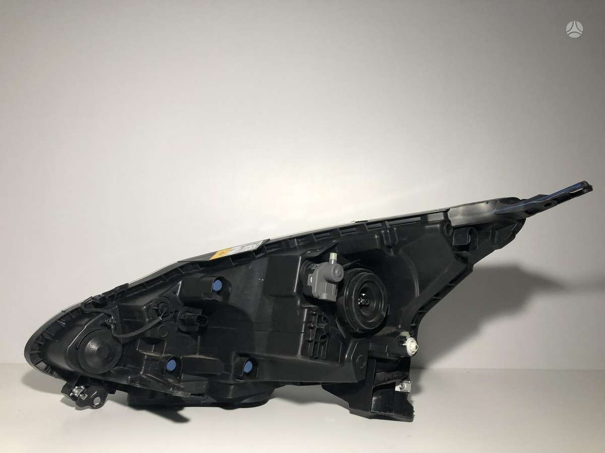 Nissan e-NV200 body parts