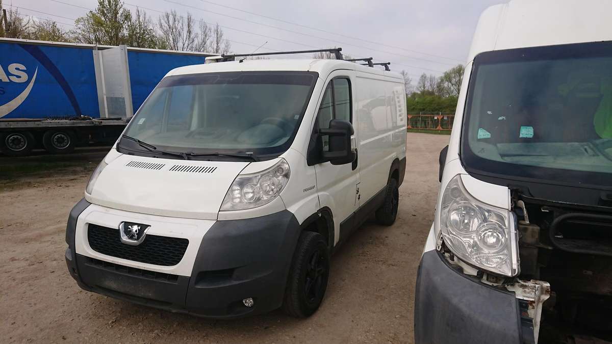 Peugeot Boxer, cargo vans