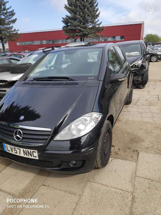 Mercedes-Benz A180