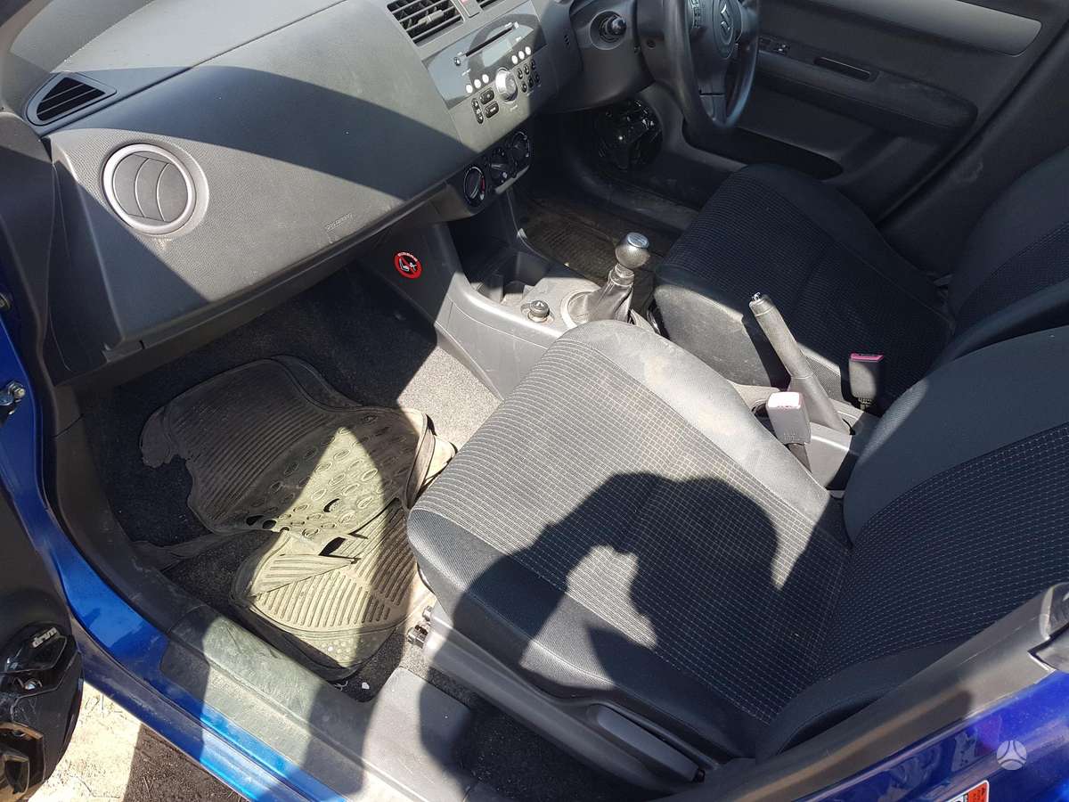 Suzuki Swift dalimis