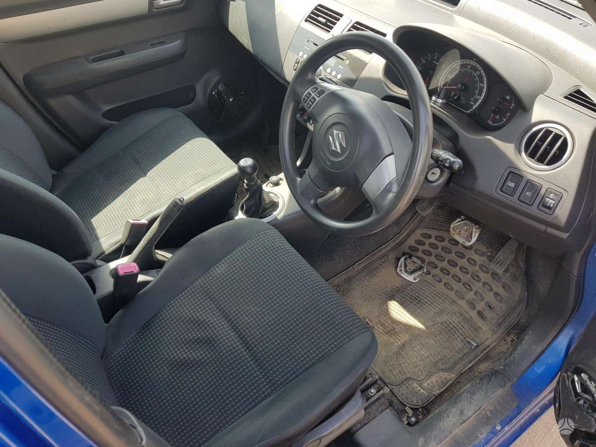 Suzuki Swift по частям