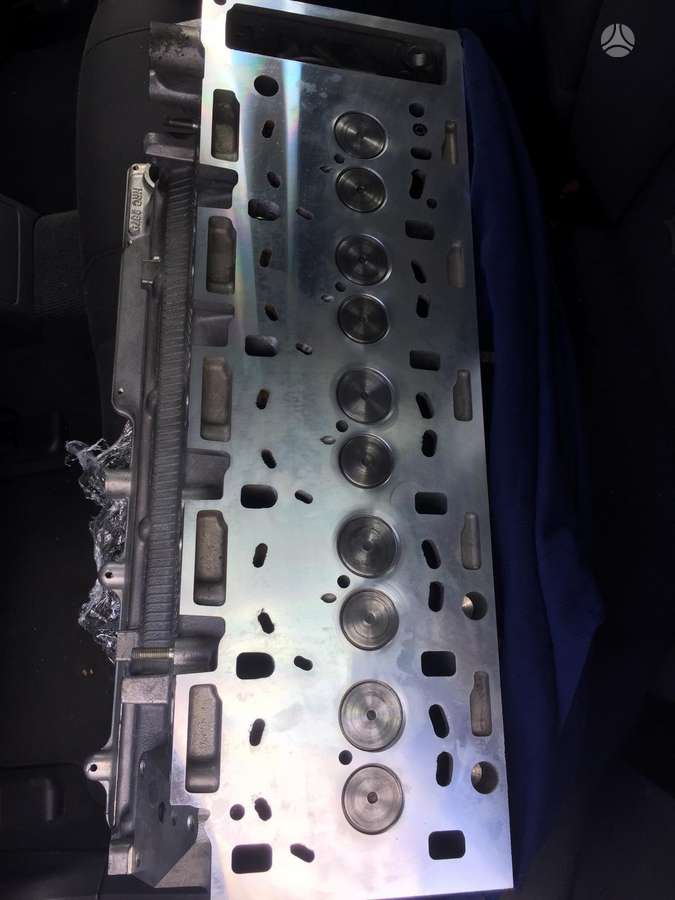 Land Rover Discovery, HRC2880, детали двигателя