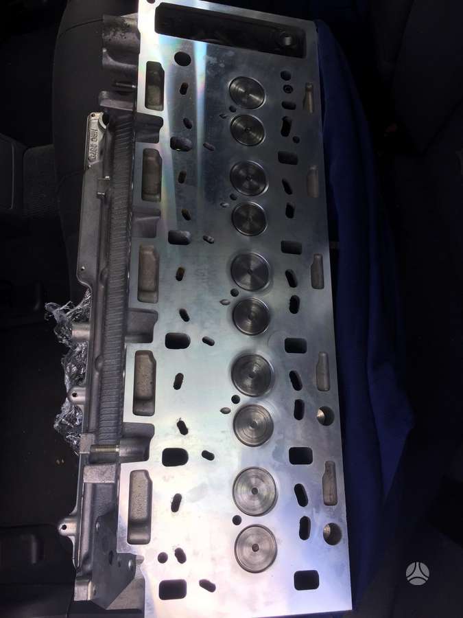 Land Rover Discovery, HRC2880, variklio detalės