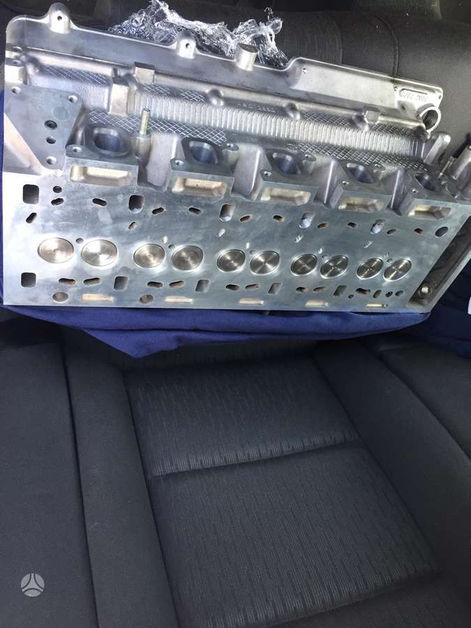 Land Rover Discovery, HRC2880, variklio detalės